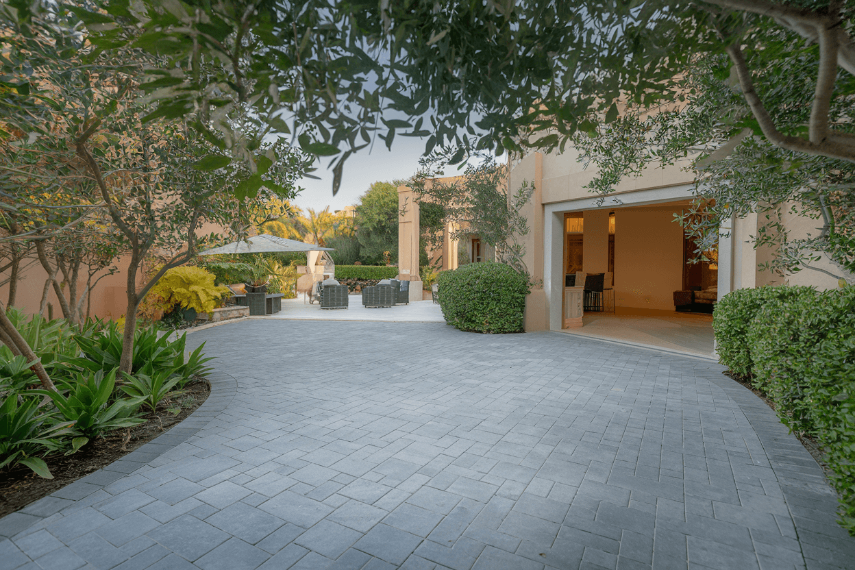 Circular paver driveway installation